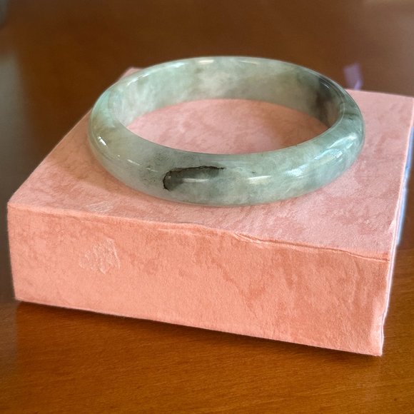 Jade Bangle from China - Picture 1 of 2